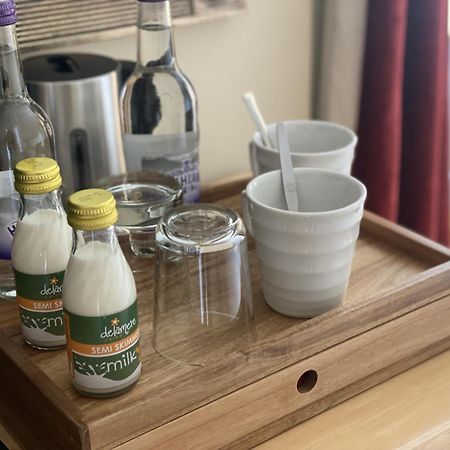 Burlton Inn Szoba fotó